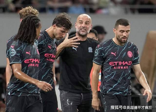 但是瓜迪奥拉让沃克在更衣室做了赛前演讲，这体现了沃克在瓜帅心目中的领袖角色。